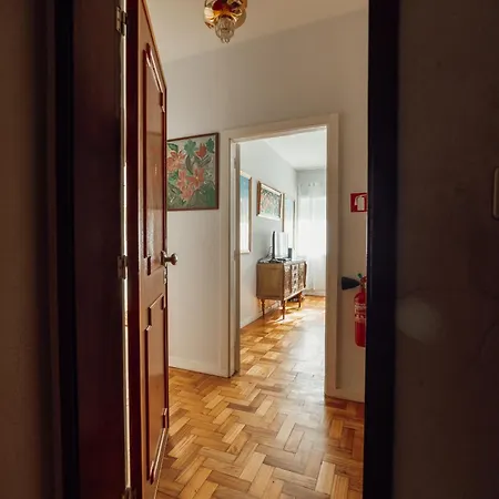 Apartament Downtown Aquarelle By Vacationy