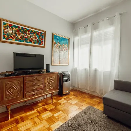 Downtown Aquarelle By Vacationy アパート